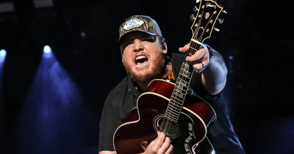 Luke Combs Net Worth - Age, Height, Brother, Wife