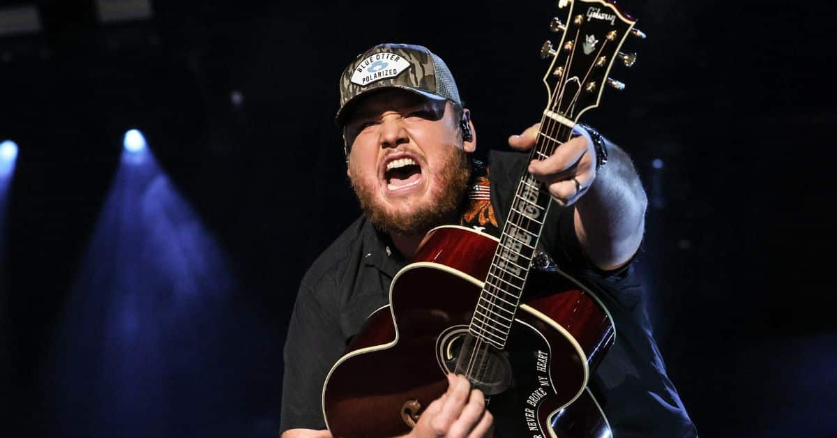 Luke Combs Net Worth - Age, Height, Brother, Wife