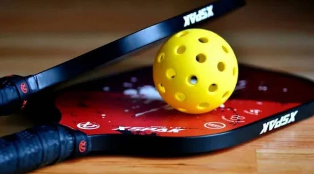 Do Pro Pickleball Players Use 14mm or 16mm Paddles